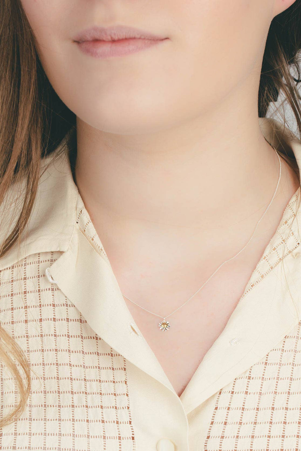 Daisy Flower Head Necklace