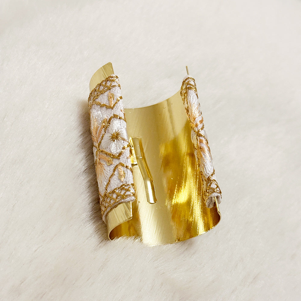 Hand-Finished Embroidered Brocade Hair Pin — White & Gold Lattice Floral